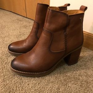 Pikolinos Size 40. Fits like a US 8.5